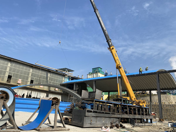 四川達州水泥廠料棚拱形屋頂工程渠縣水泥廠拱形屋頂施工現(xiàn)場2